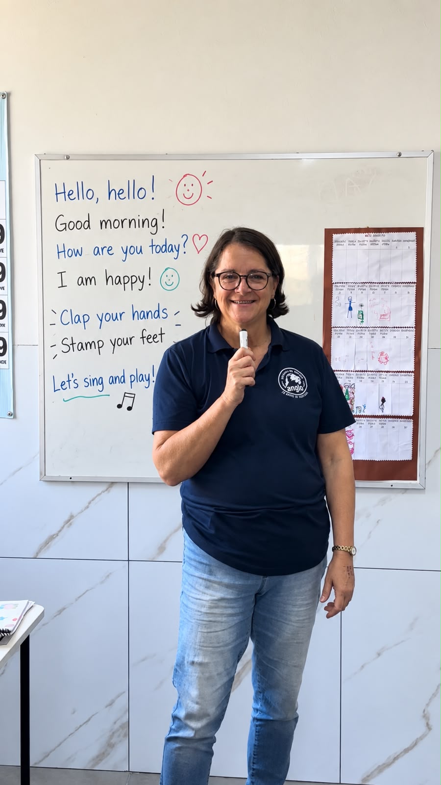 Professora de Inglês em contexto de aula na Escola São José